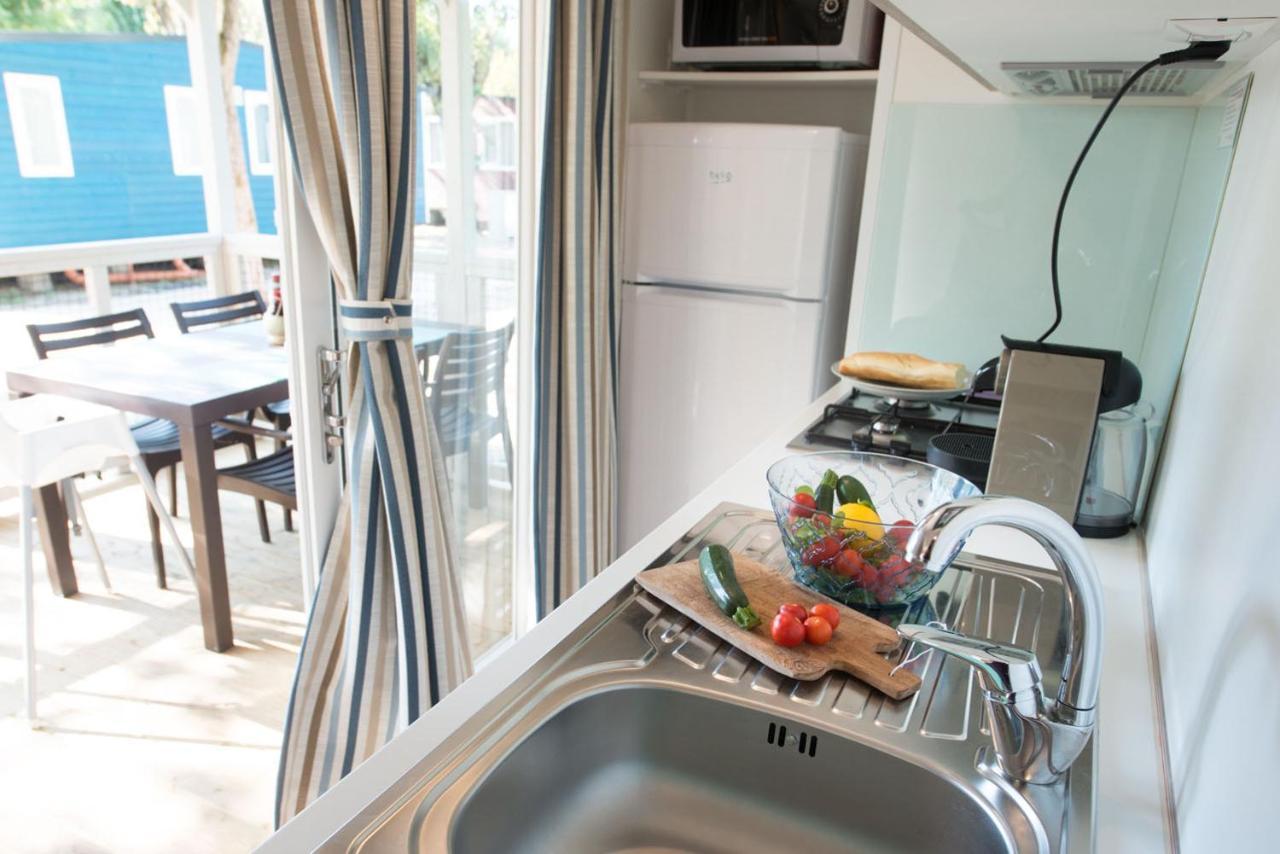 Mobile Homes Bijela Uvala Vacanceselect 4*